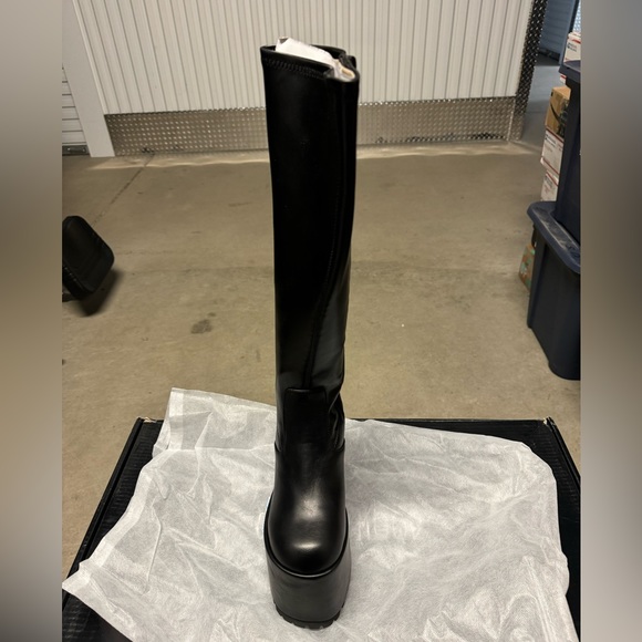 DOLLS KILL-Platform Knee High Boots. - Picture 3 of 9